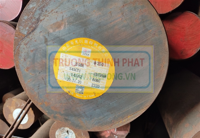 thép tròn đặc phi 260